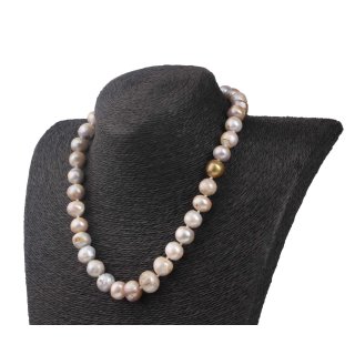 Halskette White colored oval round irreg. shape fresh water Pearl 10 / 12mm / 47cm